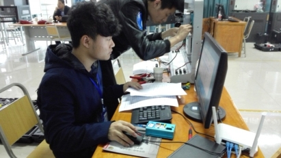 C:\Users\Administrator\Desktop\物联网比赛现场照片1.jpg